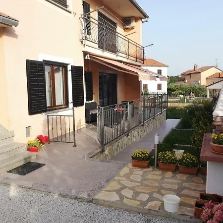 Stela Apartment *